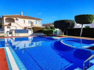 Casa en Aguas Nuevas. Bungalow reformado de 2 habitaciones en torrevieja  listo para v