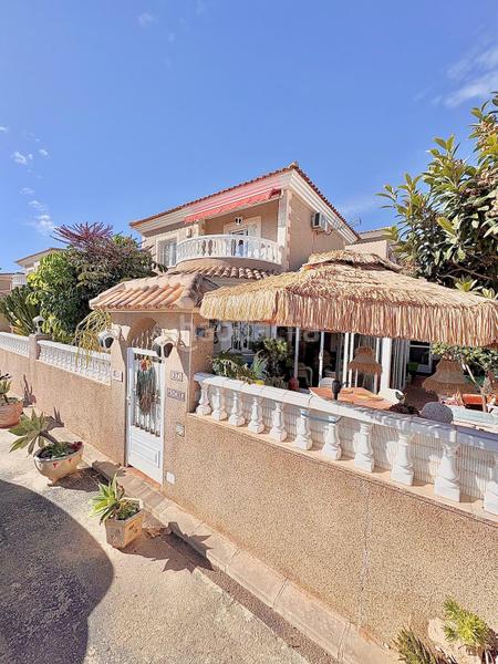 Foto 19d5ef26-ca2c-4db4-a5a9-b105d2be4504. Maison avec chauffage piscine dans Los Balcones-Los Altos Torrevieja