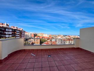 Piso  Via octaviana 63. Piso recién reformado ideal para familias con hijos