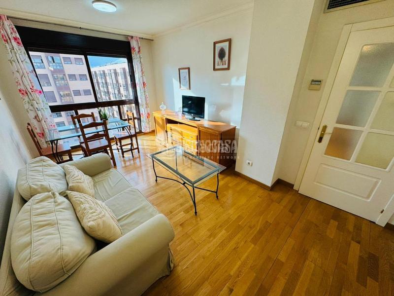 Foto 54dca6bf-c443-4af9-bd86-0ae7f05f4d5f. Flat with parking pool in Rejas Madrid