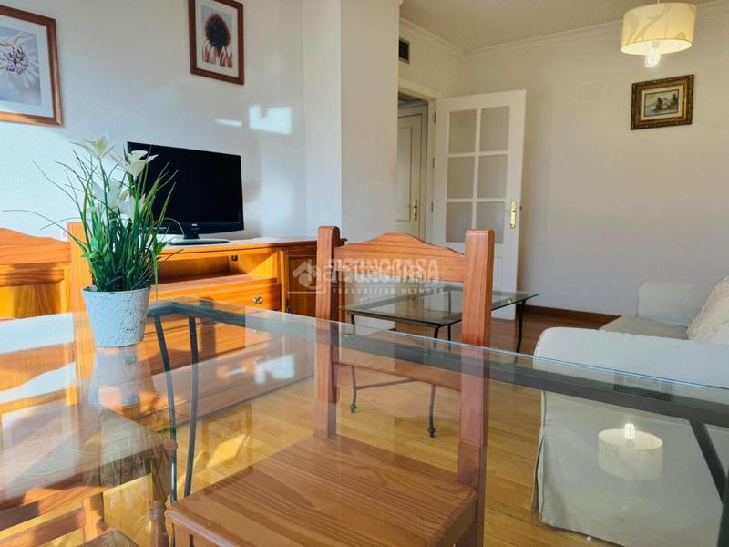 Foto 7054dc98-ffd0-45a9-82c0-b42e39c042ed. Flat with parking pool in Rejas Madrid