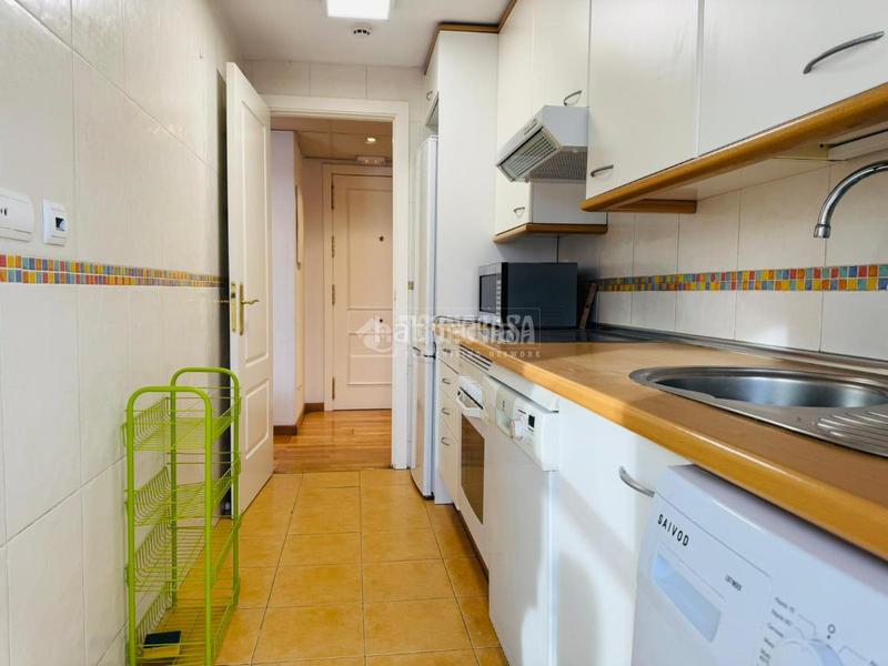 Foto e1c5d920-76fa-46aa-b622-2a0d4e63c2a7. Flat with parking pool in Rejas Madrid