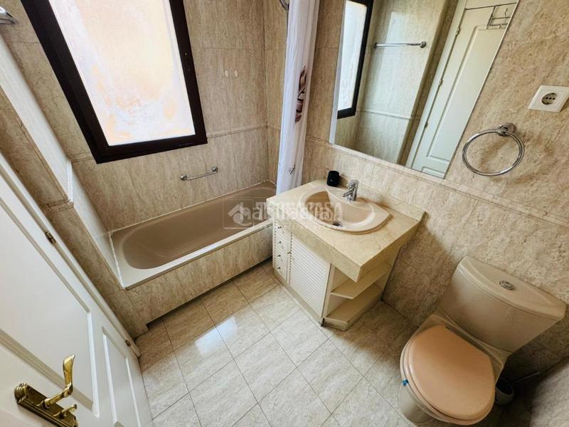 Foto e8355579-fd06-4c05-8f82-15fa67aa1ea9. Flat with parking pool in Rejas Madrid