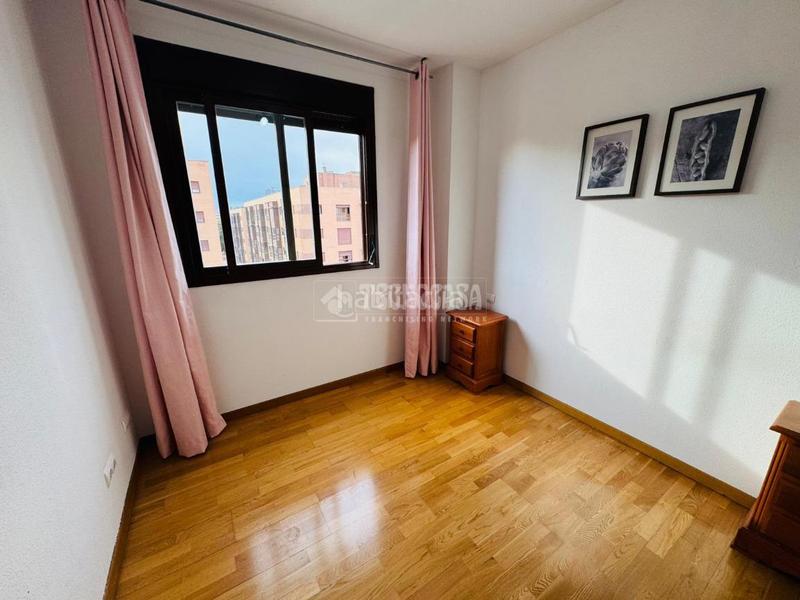 Foto efd3425c-fcae-4c0a-ab3c-855672ac1cb3. Flat with parking pool in Rejas Madrid