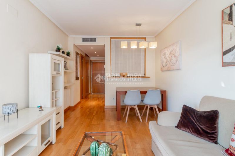 Foto 7a5ff96a-1f97-4f97-b208-f34389a66c34. Pis a Rejas Madrid