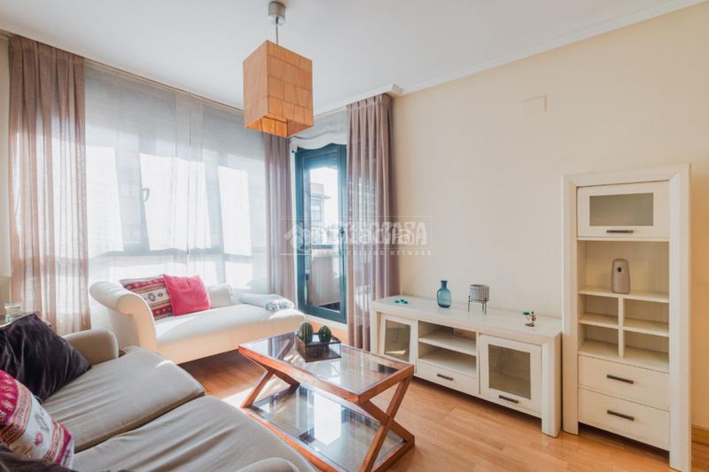 Foto feead3a1-7e8a-42c5-8e9d-88d9c4e3fde3. Pis a Rejas Madrid