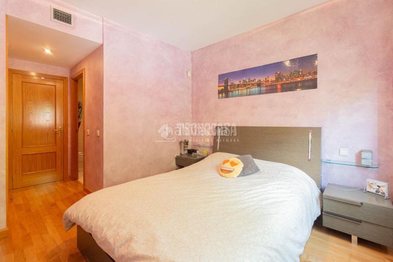 Foto 0cfeef76-703c-440d-bc53-bee09af71833. Pis amb aparcament piscina a Rejas Madrid