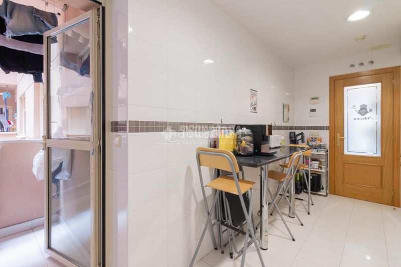 Foto 2f54f3e4-3e19-4d1b-89c8-8c3fe89282f0. Pis amb aparcament piscina a Rejas Madrid