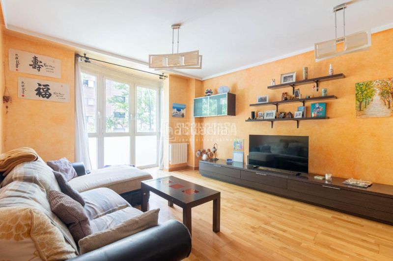 Foto 603fa00e-013d-4962-8565-f03646a00e40. Pis amb aparcament piscina a Rejas Madrid