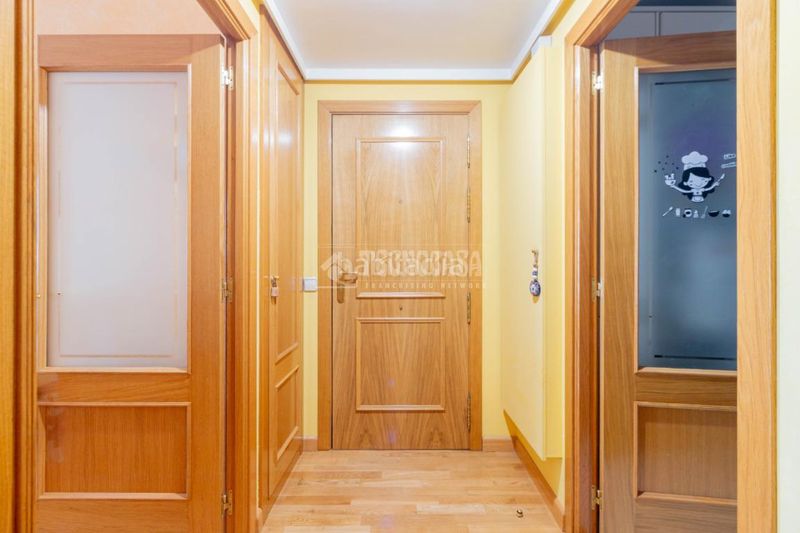 Foto 79f4ffb4-d3e8-47d0-94ba-293264c9de20. Pis amb aparcament piscina a Rejas Madrid