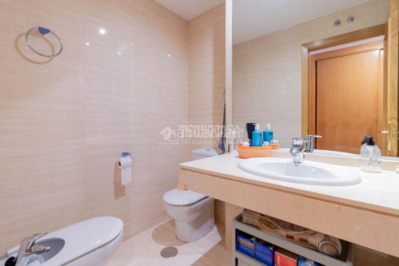 Foto a610bfaf-d2d8-493b-b388-2e5534c18658. Pis amb aparcament piscina a Rejas Madrid