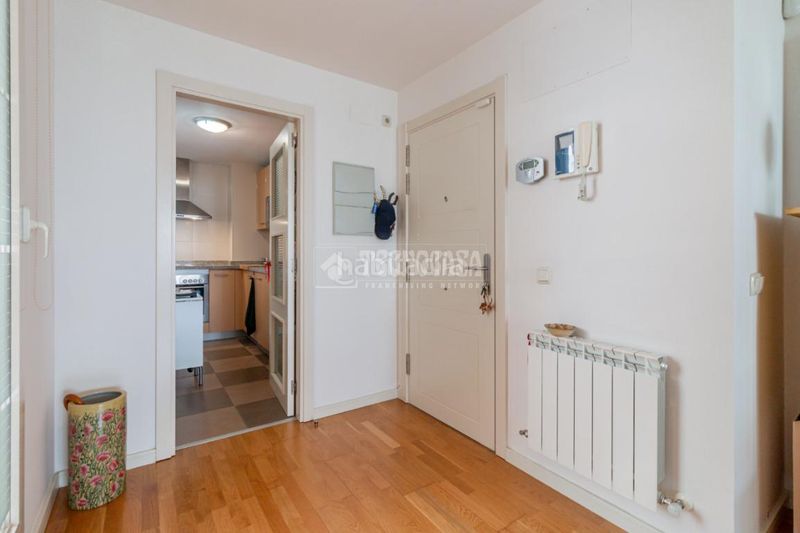 Foto 1c9b9d29-02db-49aa-9b72-d86e78cb389e. Pis amb aparcament a Rejas Madrid