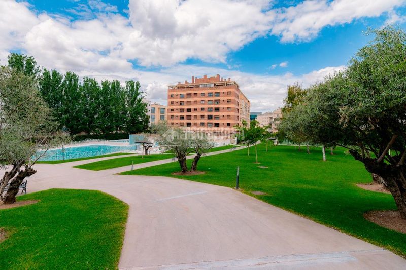 Foto 4bfc5a6f-6527-484c-91d8-1a40cbd4f358. Pis amb aparcament a Rejas Madrid