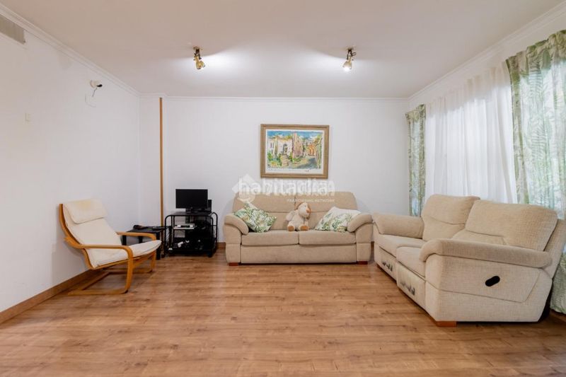 Foto 044ab9f6-8f87-4e5c-b69a-180877a95b5c. Flat with parking in Rejas Madrid
