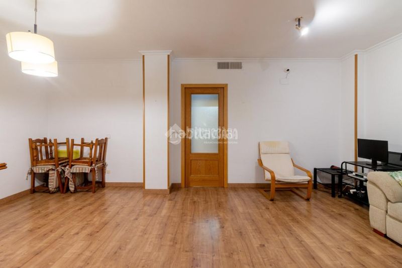 Foto 0c2d11a5-3fd1-4bb0-90c7-e57ed0127b18. Flat with parking in Rejas Madrid