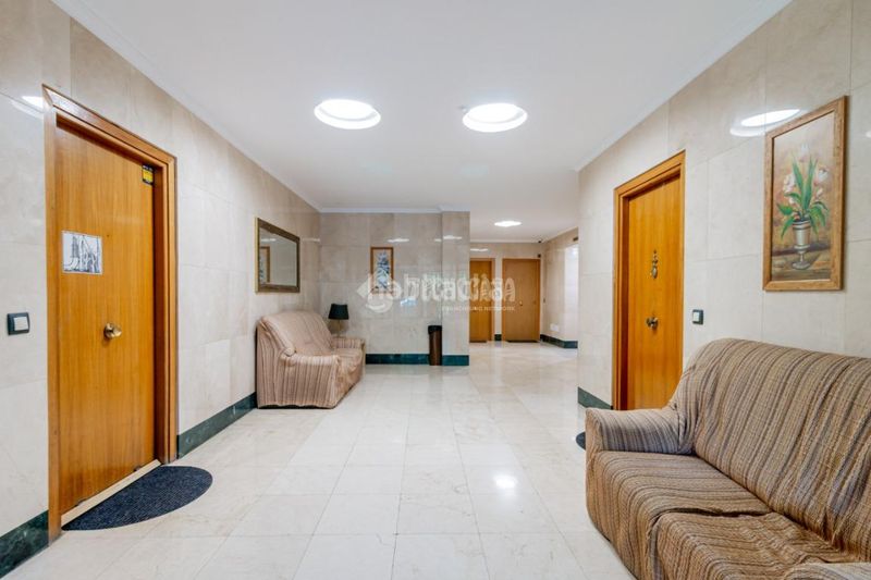 Foto 43f9f29b-9026-4eae-8d78-959abf1f8876. Flat with parking in Rejas Madrid