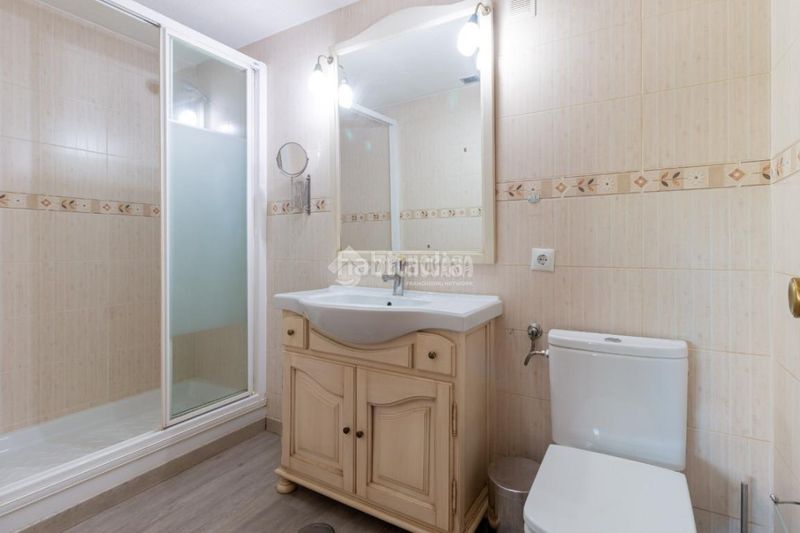 Foto 5365d3c0-ecb4-4109-9f58-a9800b967f0c. Flat with parking in Rejas Madrid
