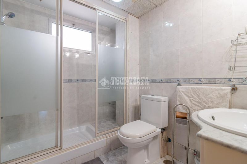 Foto a8bfa505-f703-41e7-bcab-0181c67a150f. Pis amb aparcament a Rejas Madrid