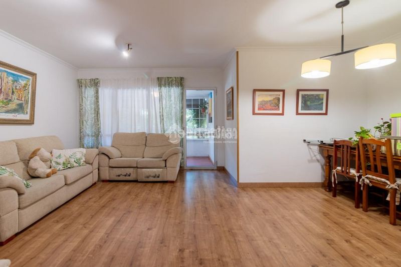 Foto b9d07fbb-cab0-4c28-a16e-fc06fa2e1689. Flat with parking in Rejas Madrid