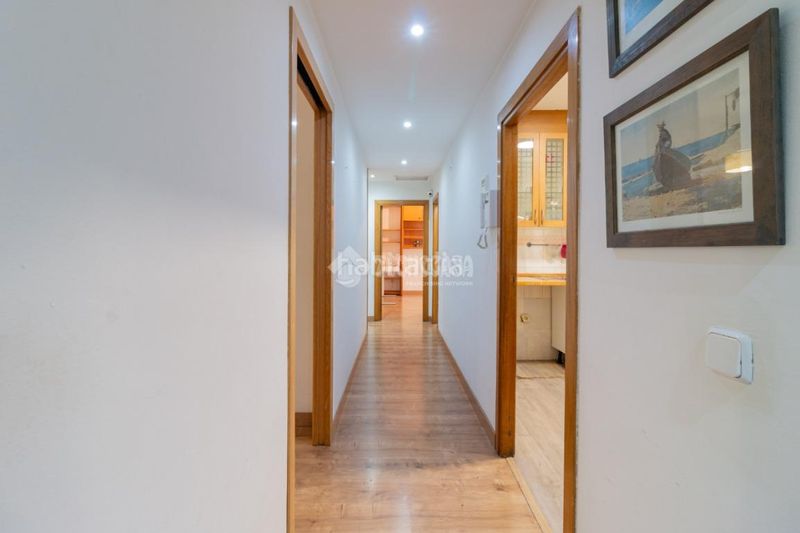 Foto f9f65e58-aecd-4af2-9813-8d3b89a902f4. Flat with parking in Rejas Madrid
