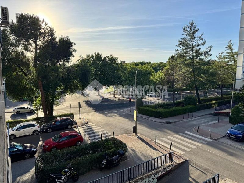 Foto e6666593-e1a7-480d-8c0f-cc896f47c06d. Pis amb calefacció aparcament a Rosas - Musas Madrid