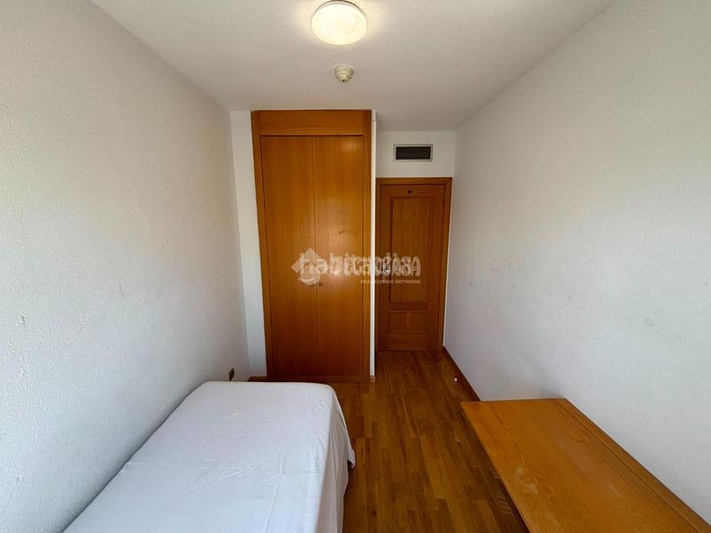 Foto 62b6001c-745a-4b5d-b70e-f9d31aeda4a1. Pis a Rejas Madrid
