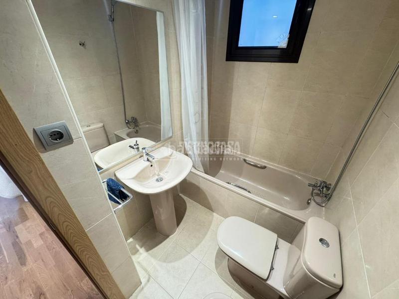 Foto de2a7555-f7e9-44ca-9f54-4f580e14df9a. Appartement avec parking piscine dans Rejas Madrid