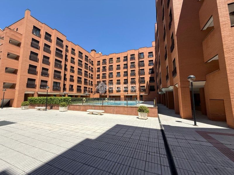 Foto 0f6c80a3-d6e0-45e4-b017-f18761b519c1. Piso  en venta en Rejas Madrid