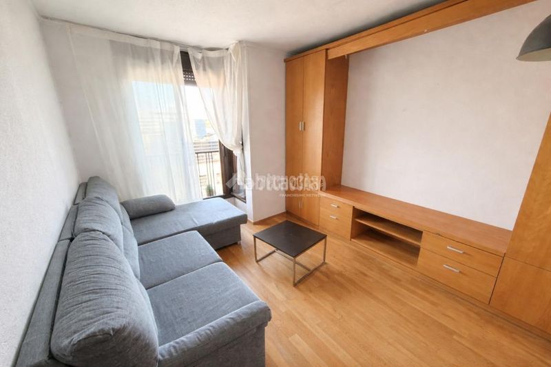 Foto ac3f5b96-6b8e-4c20-84ad-8b6f698cd583. Piso  en venta en Rejas Madrid