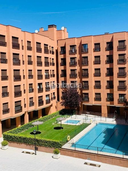 Foto 377e677f-b92d-4a7b-be97-cea01f6cc77a. Pis amb aparcament piscina a Rejas Madrid