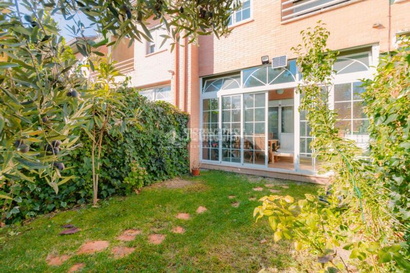 Foto 061bd4e0-0e4a-4b00-a824-d3a0ec53721a. Casa pareada casa en venta en Rosas - Musas Madrid