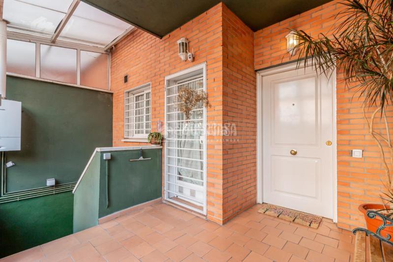 Foto 125cf703-2022-4717-96d6-ffbdb5a8ae56. Casa pareada casa en venta en Rosas - Musas Madrid