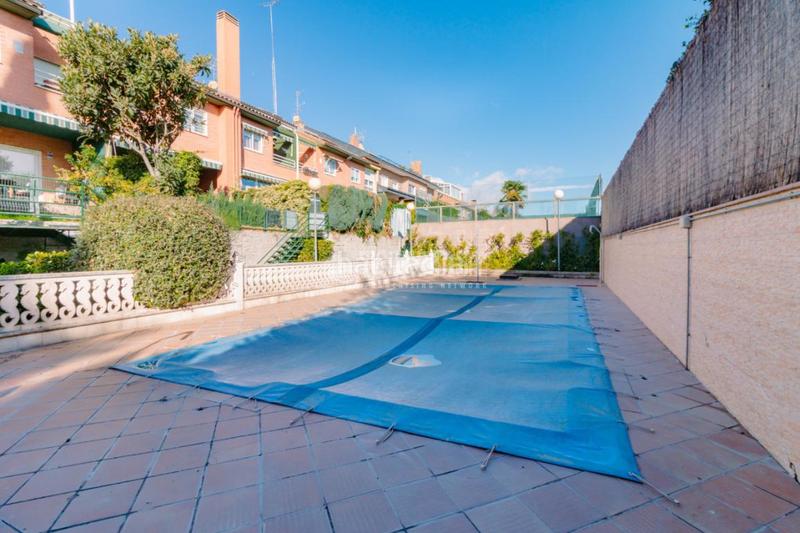 Foto c978366f-da1d-495f-8faf-f54883ced7c1. Casa pareada casa en venta en Rosas - Musas Madrid