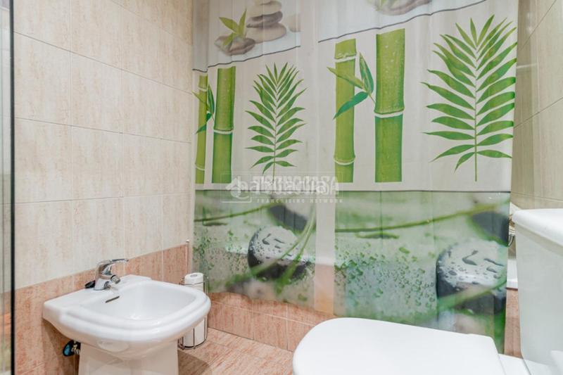 Foto d36f5218-6968-4ecc-a1b9-52addea9d05d. Casa pareada casa en venta en Rosas - Musas Madrid