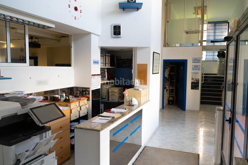 Foto 5c426b5d-ee61-4e0a-bd1b-ab74a8747a44. Locale commerciale con riscaldamento in Los Castros Santander