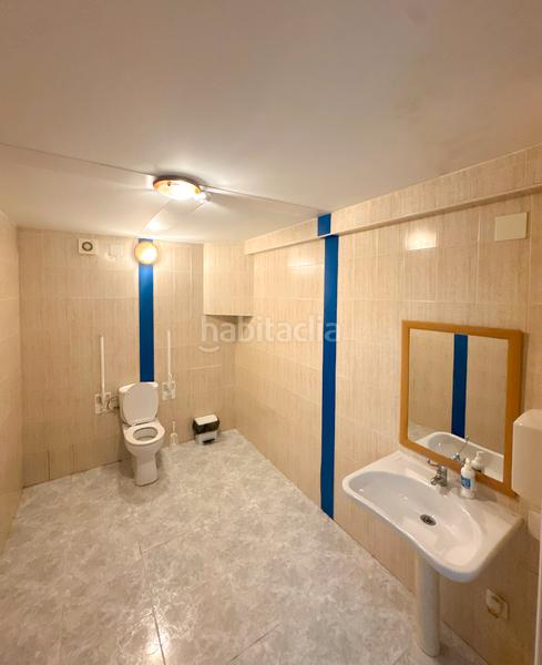 Foto 81a43649-fa77-42e9-a29f-bc093079e055. Locale commerciale con riscaldamento in Los Castros Santander