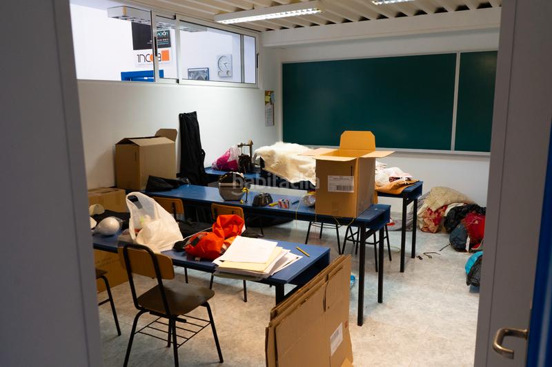 Foto 856caa0a-a4b6-4efc-b35b-a0648ced55d8. Locale commerciale con riscaldamento in Los Castros Santander