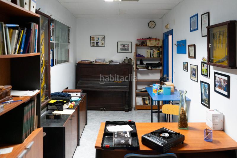 Foto aef1db08-38ba-4f6e-a73b-d1d8c80b7082. Locale commerciale con riscaldamento in Los Castros Santander