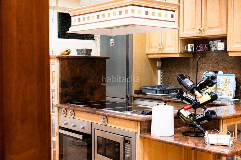 Foto 2b2fb68a-c680-4286-8e01-dd52b919ae47. Casa aparellada amb xemeneia calefacció aparcament piscina a Santa Cruz de Bezana