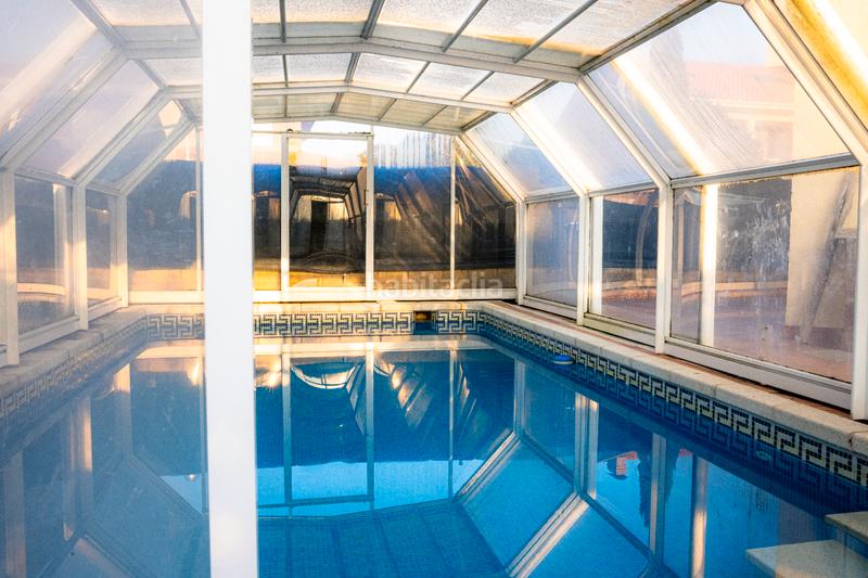 Foto 77a15f98-b7c3-4547-9398-6c4270f22b9f. Casa aparellada amb xemeneia calefacció aparcament piscina a Santa Cruz de Bezana