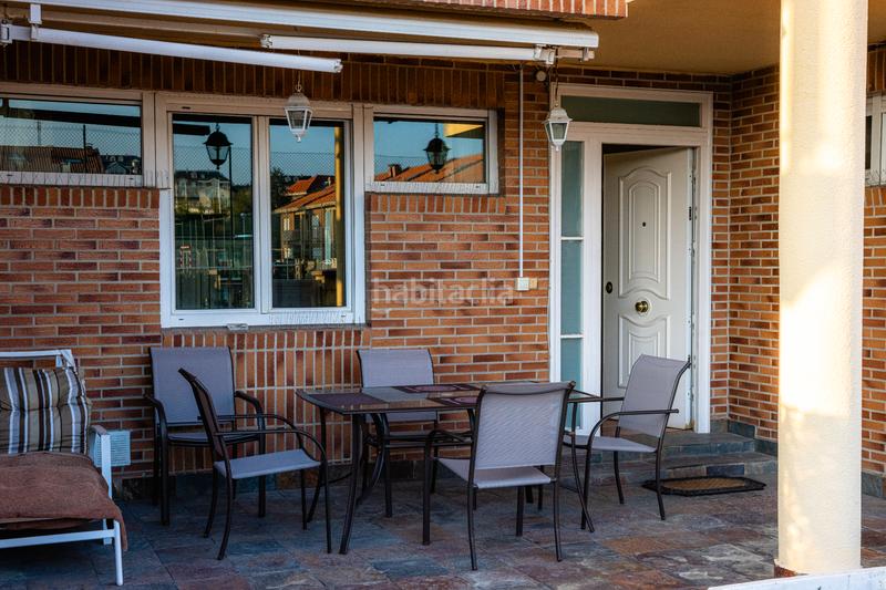 Foto e5e8dd24-b5a6-460f-956e-edd102cd7979. Casa aparellada amb xemeneia calefacció aparcament piscina a Santa Cruz de Bezana