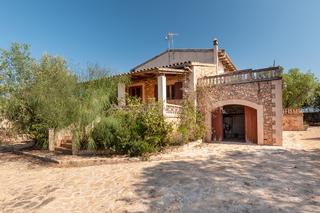 Finca rústica a N/a. Finca rústica para reformar con vistas al mar y tramuntana
