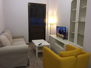 Miete Etagenwohnung  Calle nueva del santísimo. Fantastico piso para estudiantes de 3 dormitorios o trabajadores