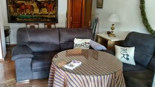 Rent Flat  Calle san fermín. Bonito piso para chicas estudiantes/piscina/junto a trauma/plaza