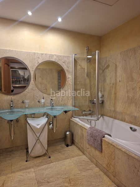 Foto 042e9947-b1dd-4930-9216-4d7f1103f4fd. Casa aparellada amb xemeneia calefacció aparcament piscina a Granada