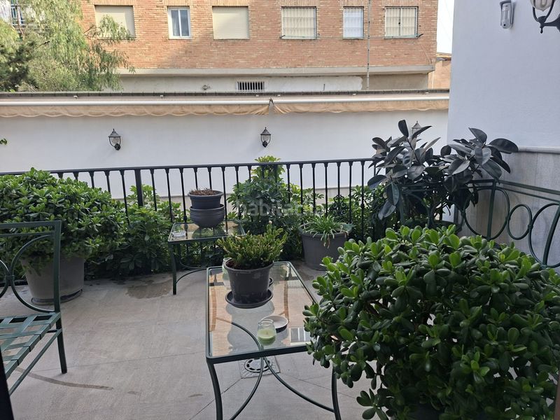 Foto 2954a274-d22c-490c-917d-f9f98c3f59e0. Casa aparellada amb xemeneia calefacció aparcament piscina a Granada