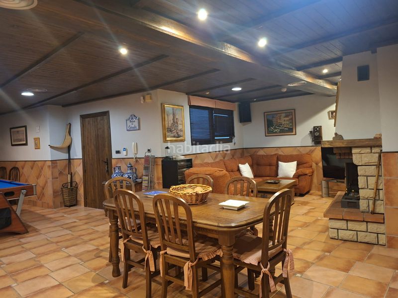 Foto 3ffa40b6-a29e-46bc-9af6-93760ff143e6. Casa aparellada amb xemeneia calefacció aparcament piscina a Granada