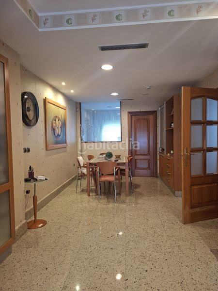 Foto 4728dbea-bb8f-4155-ae20-f0497df1b164. Casa aparellada amb xemeneia calefacció aparcament piscina a Granada