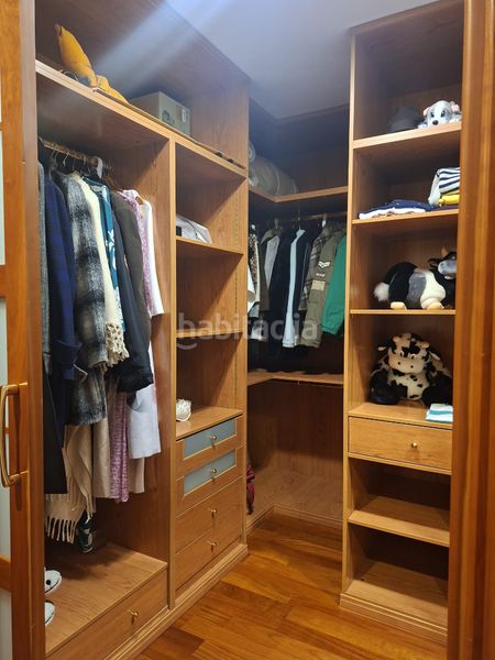 Foto 71e18cbc-5101-4474-97f2-e5acb483eb74. Casa aparellada amb xemeneia calefacció aparcament piscina a Granada