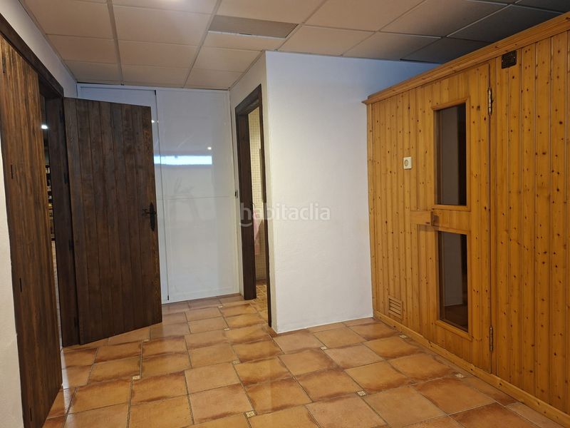 Foto a5841249-6f6a-457f-80a6-6f5be8407c1c. Casa aparellada amb xemeneia calefacció aparcament piscina a Granada